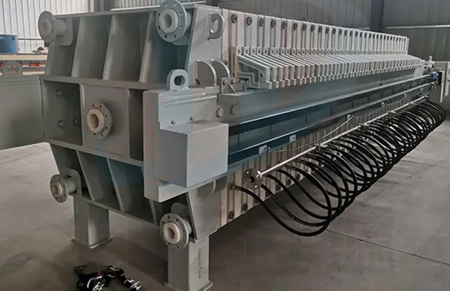 Diaphragm filter presses are used to filter nickel leaching residues